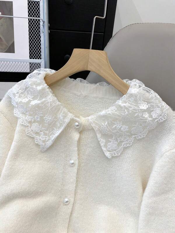 Cardigan blanc à manches longues avec bordure en dentelle