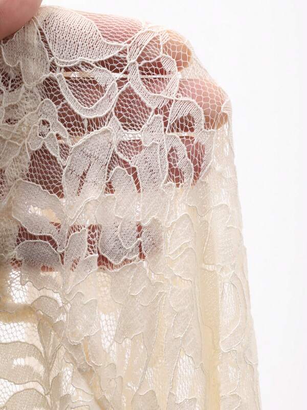 Chemise en dentelle à fleurs, manches longues et boutonnée