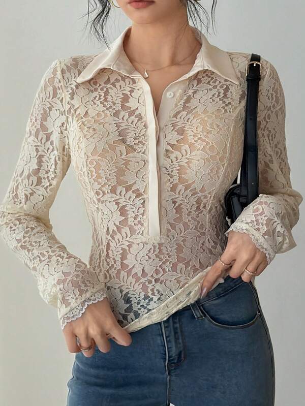 Chemise en dentelle à fleurs, manches longues et boutonnée